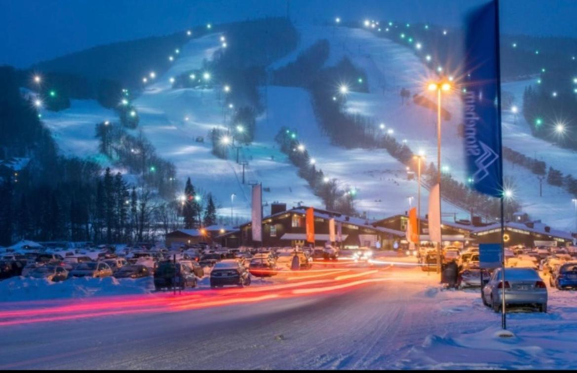 Condo Ski-In Ski-Out Стонгем Екстер'єр фото